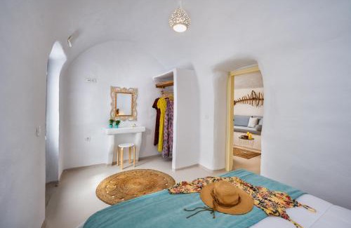 Messaria Villa | Mystagoge Retreat with subterranean pool/jacuzzi