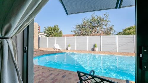 Goodwood House | MyZen Guest House -5min to Canal Walk Mall & 5min to Grand West Cassino