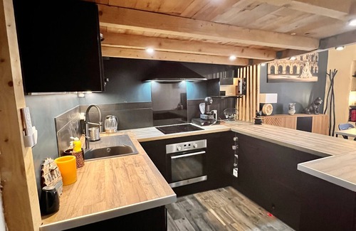 Faubourg Apartment | Nîmes center: superb atypical apartment