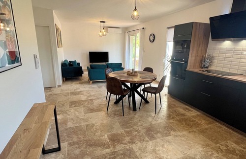 Sagries Apartment | N°2 Le Clos de l'Oliveraie - Terrace - Ground floor - 2 beds, Le Clos de l'Oliveraie Appt 2