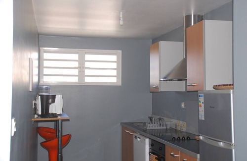 Centre-Ville Apartment | N °: 416171156H Furnished Holiday Rentals in Saint Pierre