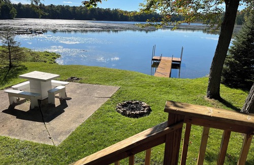 Shawano House | n Enjoy Our Cabin And Sunsets, On Peaceful , Non-Motorized Lulu Lake