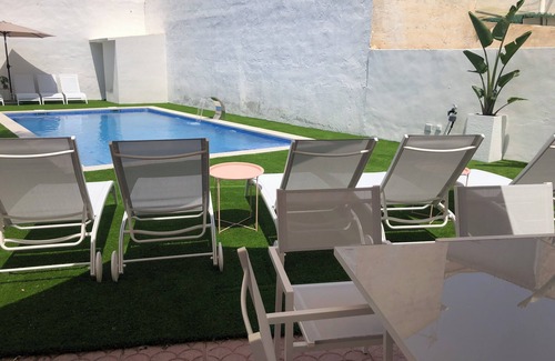Los Cuarteros House | n House with private pool, air conditioning, near beach, bars and restaurants.