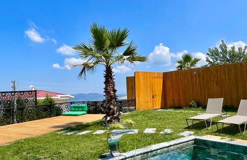 Sapanca House | n2+1 Heated Private Pool- Lake View - 5 Person Bungalow in Dibektaş