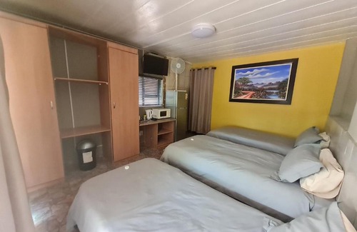 Kgetlengrivier House | N4 Guest Lodge