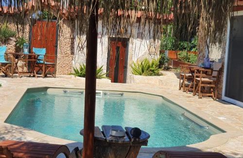 Anavyssos House | Nadia's Traditional Greek House