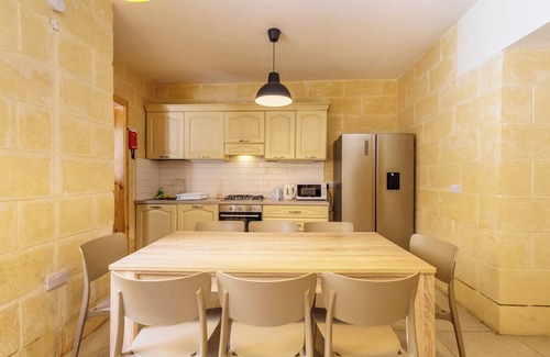 Nadur Apartment | Naduri Holiday Home