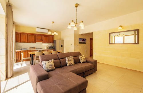 Nadur Apartment | Nadurin Holiday Home