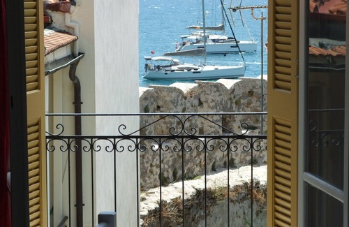 Gefira Mpania Apartment | NAFPAKTOS APARTMENT AND STUDIOS iN PORT - 2 Bedroom Apartment 4 Guests
