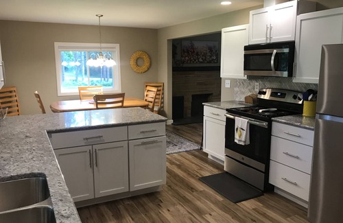 Delafield House | Nagawicka Woods-Beautiful Lake Country Ranch Home