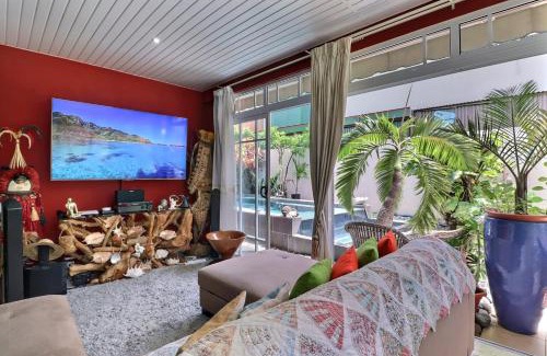 Papeete House | Nāhina room - City Center - Swimming Pool