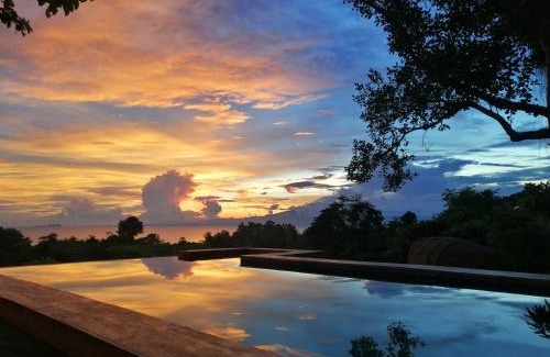 San Juan Hotel | Nakabalo Guesthouse & Restaurant