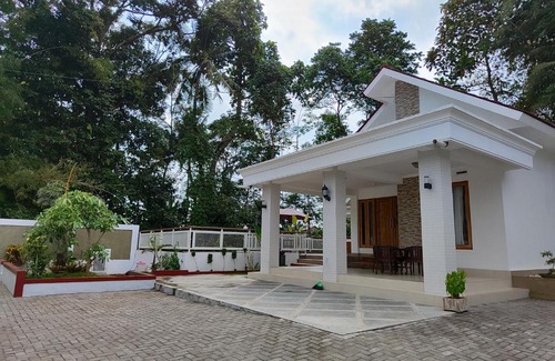 Ngemplak House | Namira Homestay