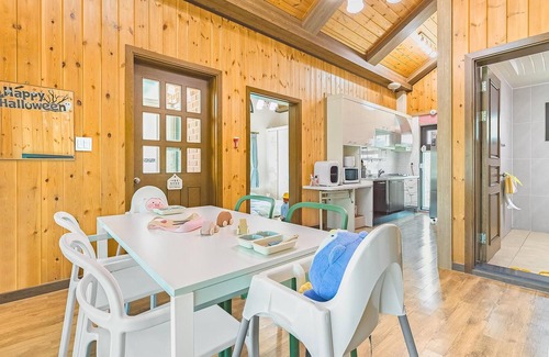 Namyangju House | Namyangju Haimom Family Pension Black