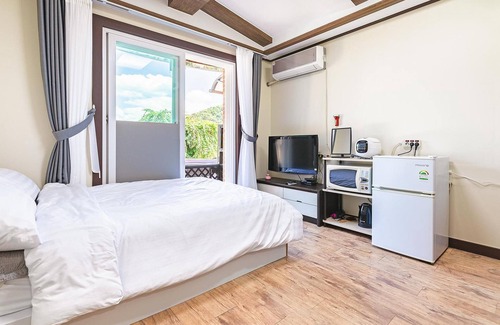 Namyangju House | Namyangju Haimom Family Pension Black