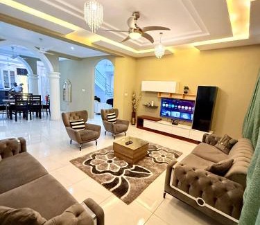 Kumasi Villa | Nanani Luxury Villa - 3 Bedrooms
