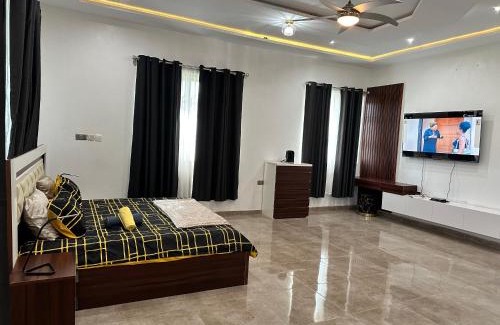 Kumasi Villa | Nanani Luxury Villa - 3 Bedrooms