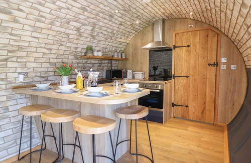 Llanfair Caereinion Cottage | NANT Y GARNEDD, character holiday cottage in Dinas Mawddwy