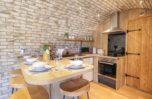 Llanfair Caereinion Cottage | NANT Y GARNEDD, character holiday cottage in Dinas Mawddwy