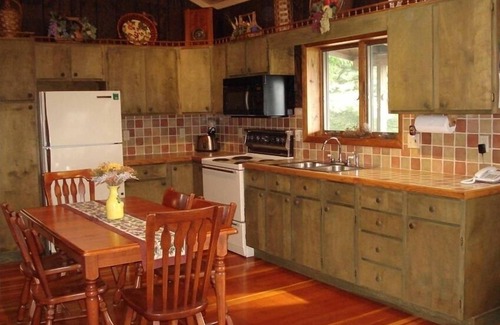 Naples Cabin | Naples, NY - Finger Lakes/Hemingway Log Cabin
