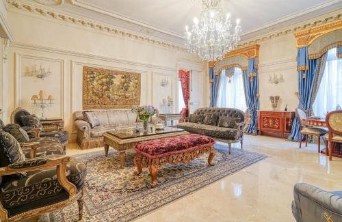 Champs-Elysees Apartment | Napoleon Suite Champs Elysees