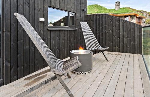 Flakstad House | Nappsholmen seaview - brand new