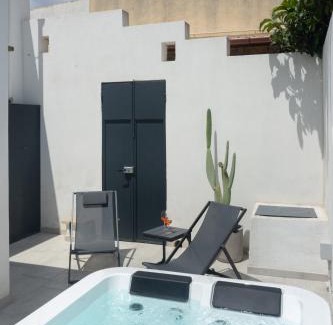 Tricase Apartment | Nara Apartments 1 - Private Jacuzzi