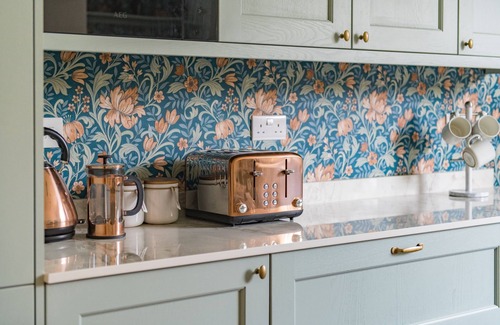 St Mary's Bay House | Nares House - a holiday let that sleeps 14 guests in 6 bedrooms