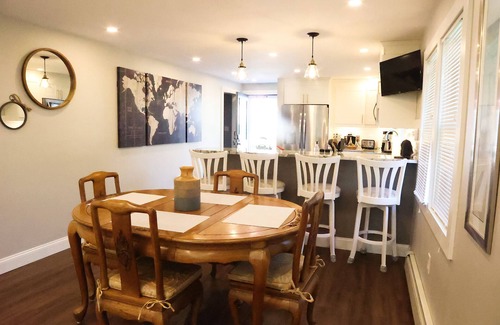Saunderstown House | Narragansett Ideal 3BR Open, Bright, & Quietn