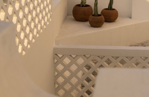 Zona Centro House | Narrativ Lofts -Lira- Mid Century Cozy Retreatn