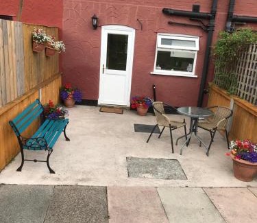 Sandbach House | Narrowboat Cottage