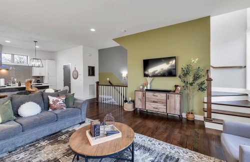 Hadley - Washington House | * Nashville Bachelorette Paradise * Downtown View