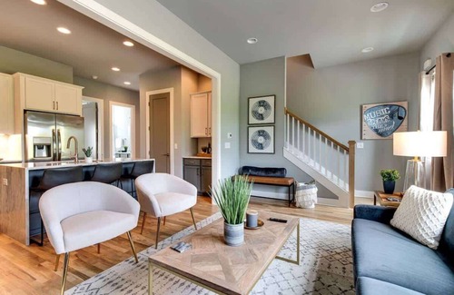 Haynes Area House | Nashville Getaway 2 Homes + Rooftop Oasis