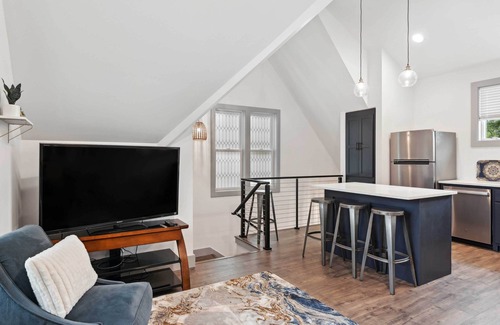 Woodland in Waverly Apartment | Nashville Vacation Rental Near Bridgestone Arena!