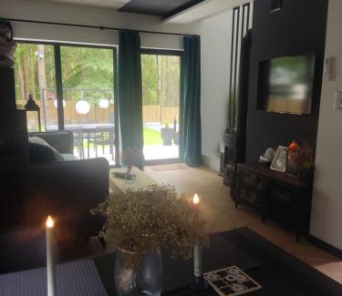 Cminsk House | Nasza Baza wśród drzew prywatny dom z balią - jacuzzi Miedziana Góra Kielce świętokrzyskie