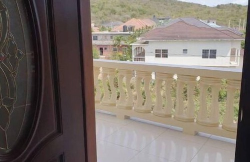 Old Harbour House | Nate Luxury Stay - Cozy family retreat in Old Harbour. Pet-Friendly!