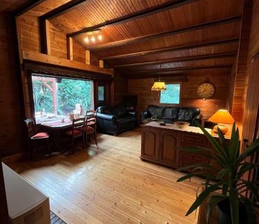 Langendorf House | Natur pur, Haus mit großen Garten am Wald