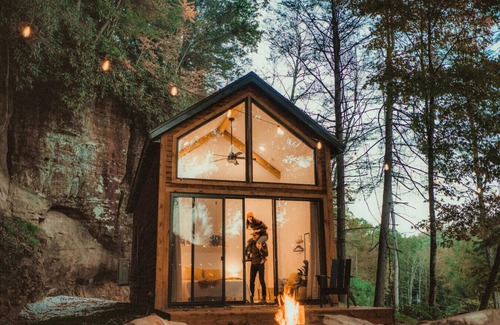 Rogers Cabin | Nature Getaway | Dog Friendly | Cliffs |Fire Pit