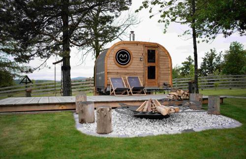 Dane House | Nature Getaway with Private Sauna, Wooden Soaking Hot Tub & Champagne Welcome