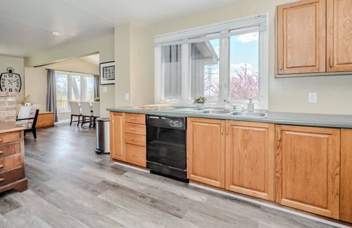 Burlington Cottage | Nature Lovers' cottage on the escarpment with gorgeous views - 5 min to downtown