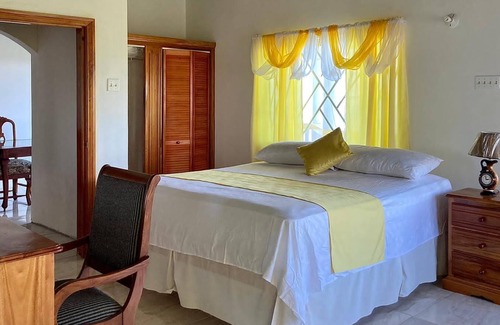 Cave Bed & Breakfast | Nature lovers paradise overlooking the turquoise Caribbean sea