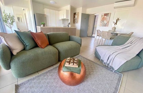 South Townsville Apartment | Nature Meets City on Mint