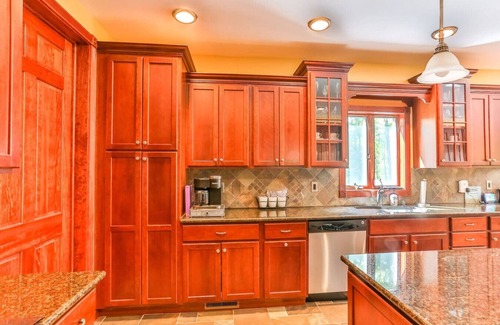 Cairo House | Nature's Haven: Hot tub, ATV, hiking & fishing!