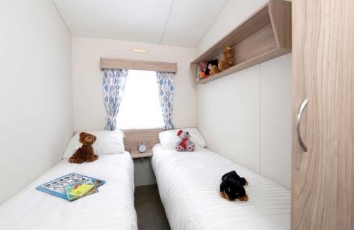 Great Houghton House | Nature's Nook - Billing Aquadrome