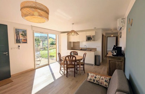 Lesperon House | Nature & sea with terrace and play area