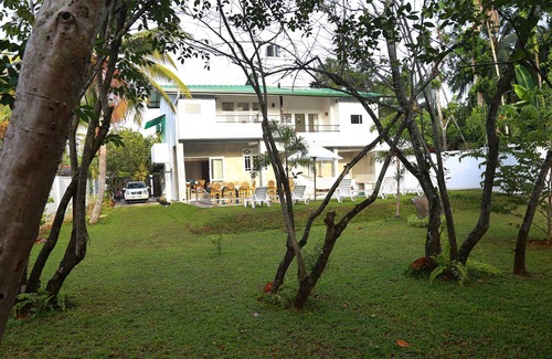 Ambalangoda Villa | Nature Villa 6BR Holiday Home with Pool