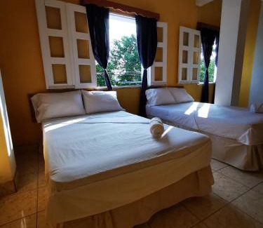 Flores Hotel | Natz Hotel
