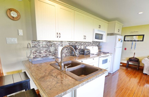 Afton Station Apartment | Nautical Retreat & Rentals-Beautiful Bayfield Apartment