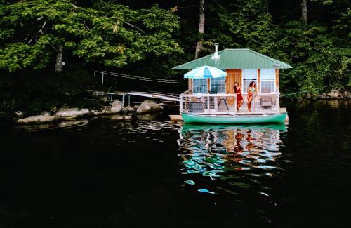 Monmouth House | Nautilus Floating Island Cabin