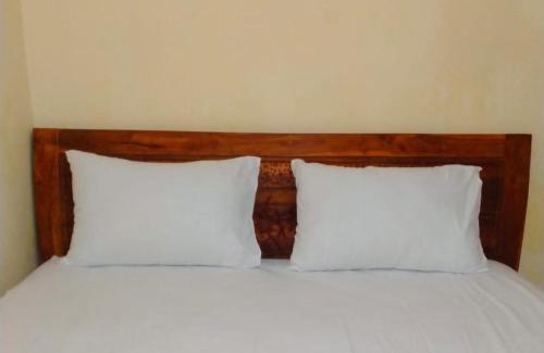 Batang Hotel | Navisha Guest House Syariah near Exit Tol Batang RedPartner